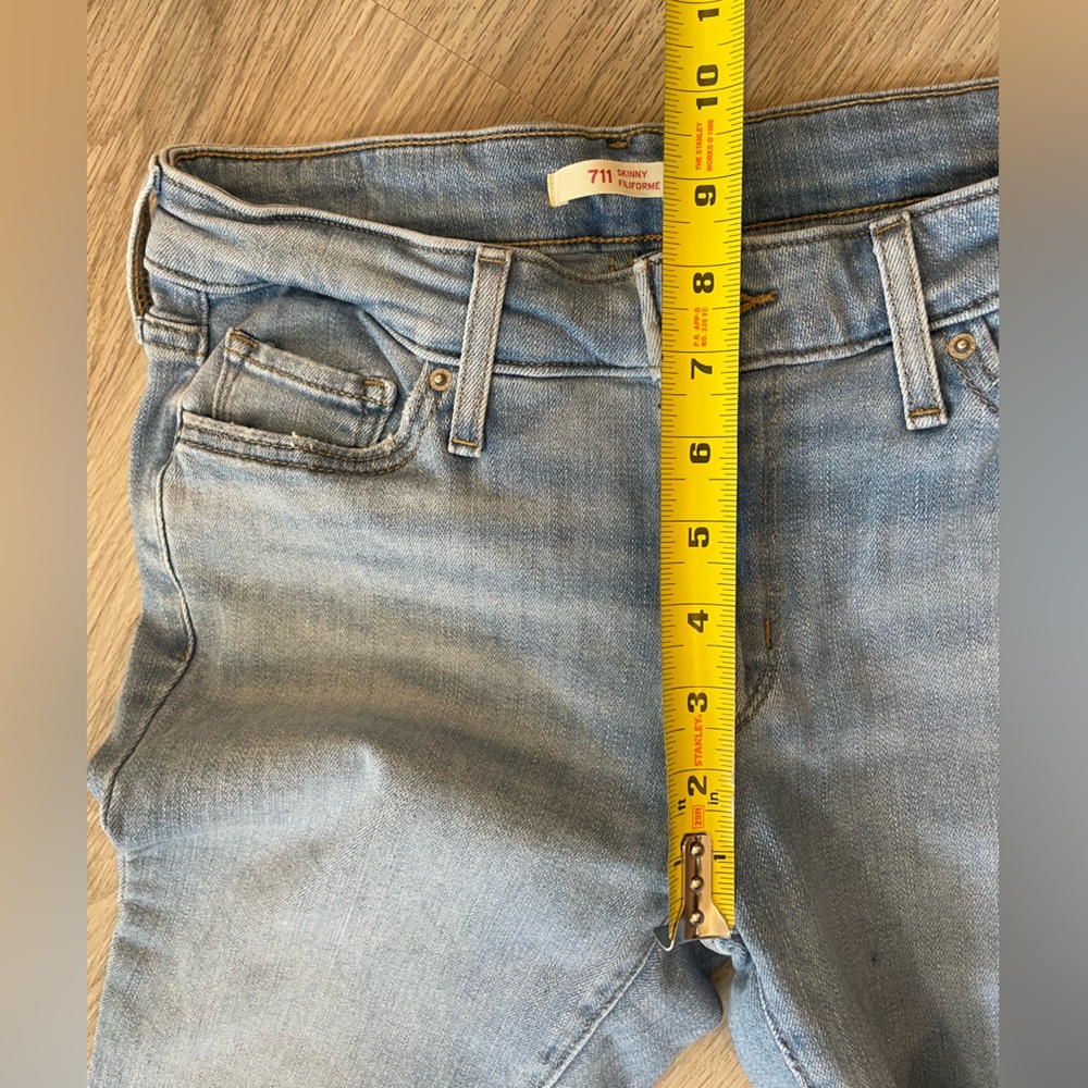 LEVIS 711 Light Blue Distressed Skinny Jeans. Size 26 - Picture 11 of 11